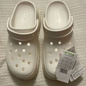 Mega crush clog CROCS. US size 8w. White.